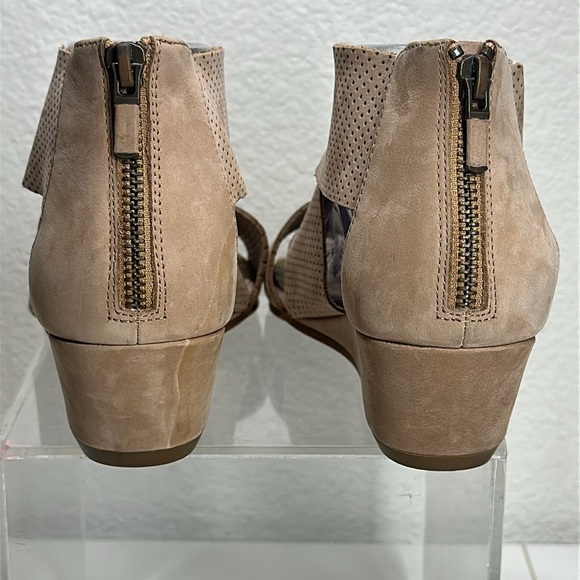 Eileen Fisher Kes Beige Perforated Wedge Sandals - Picture 4 of 8